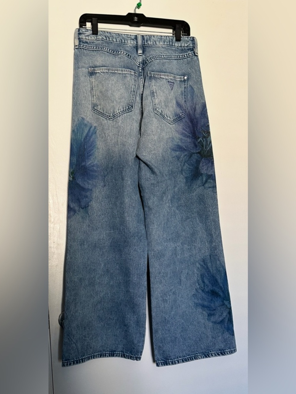 GUESS BELLFLOWER PRINTED WIDE -LEG JEANS - Picture 5 of 9